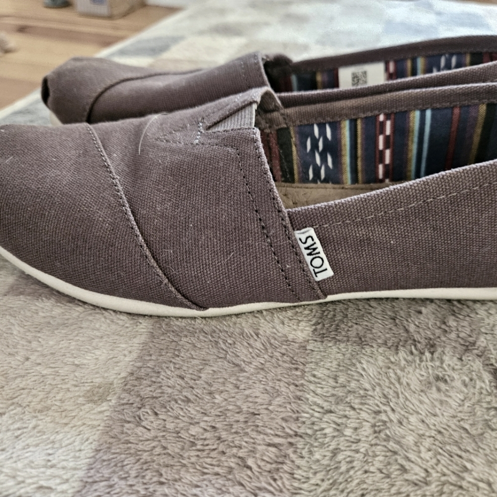 TOMS Brown Slip-On Shoes Sz 8